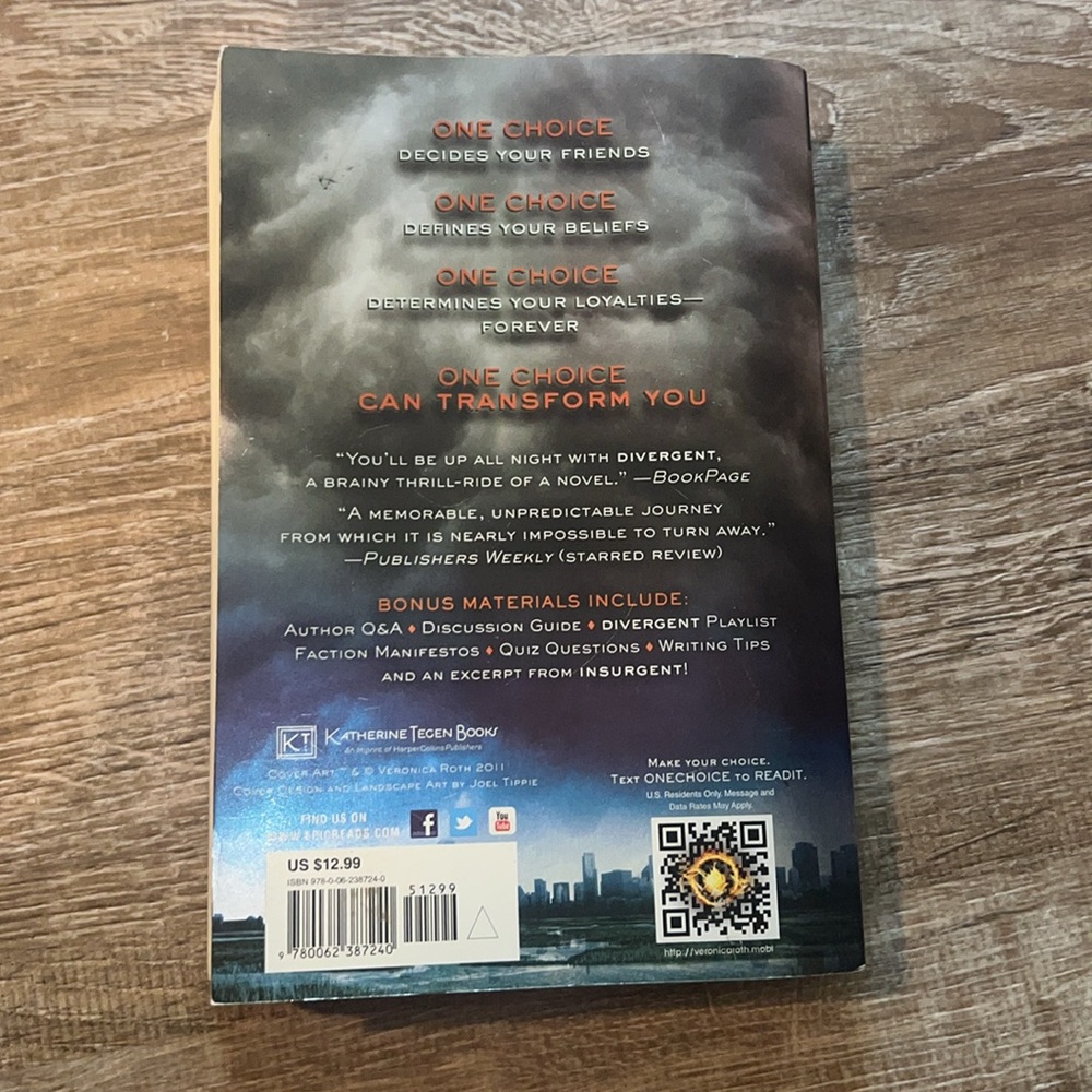 Divergent by Veronica Roth - Picture 2 of 2